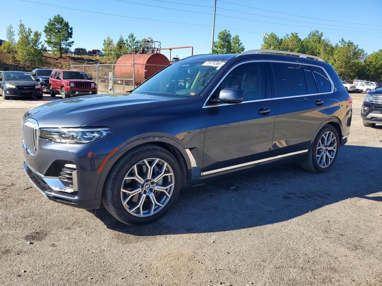 2020 BMW X7 xDrive40I - zdjęcie główne
