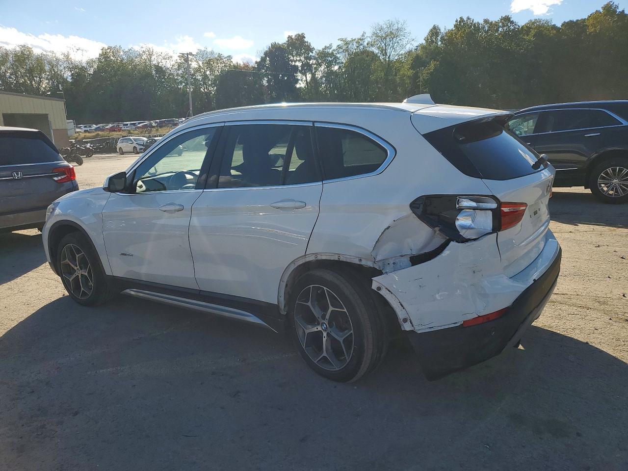 2018 BMW X1 xDrive28I - zdjęcie 2