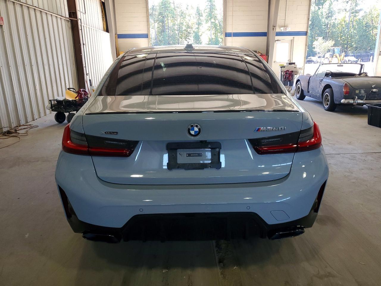 2024 BMW Seria 3 340i - zdjęcie 6