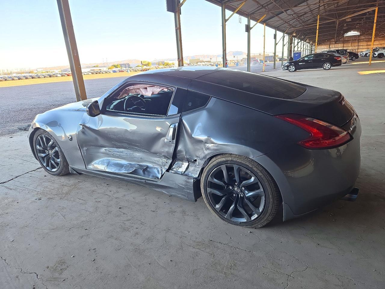2016 Nissan 370Z Base - zdjęcie 2
