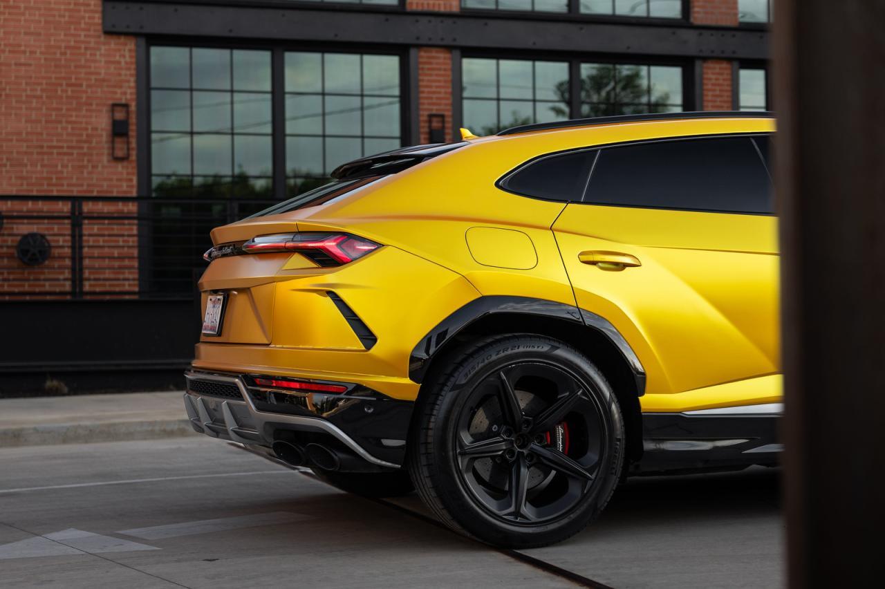 2019 Lamborghini Urus - zdjęcie 11
