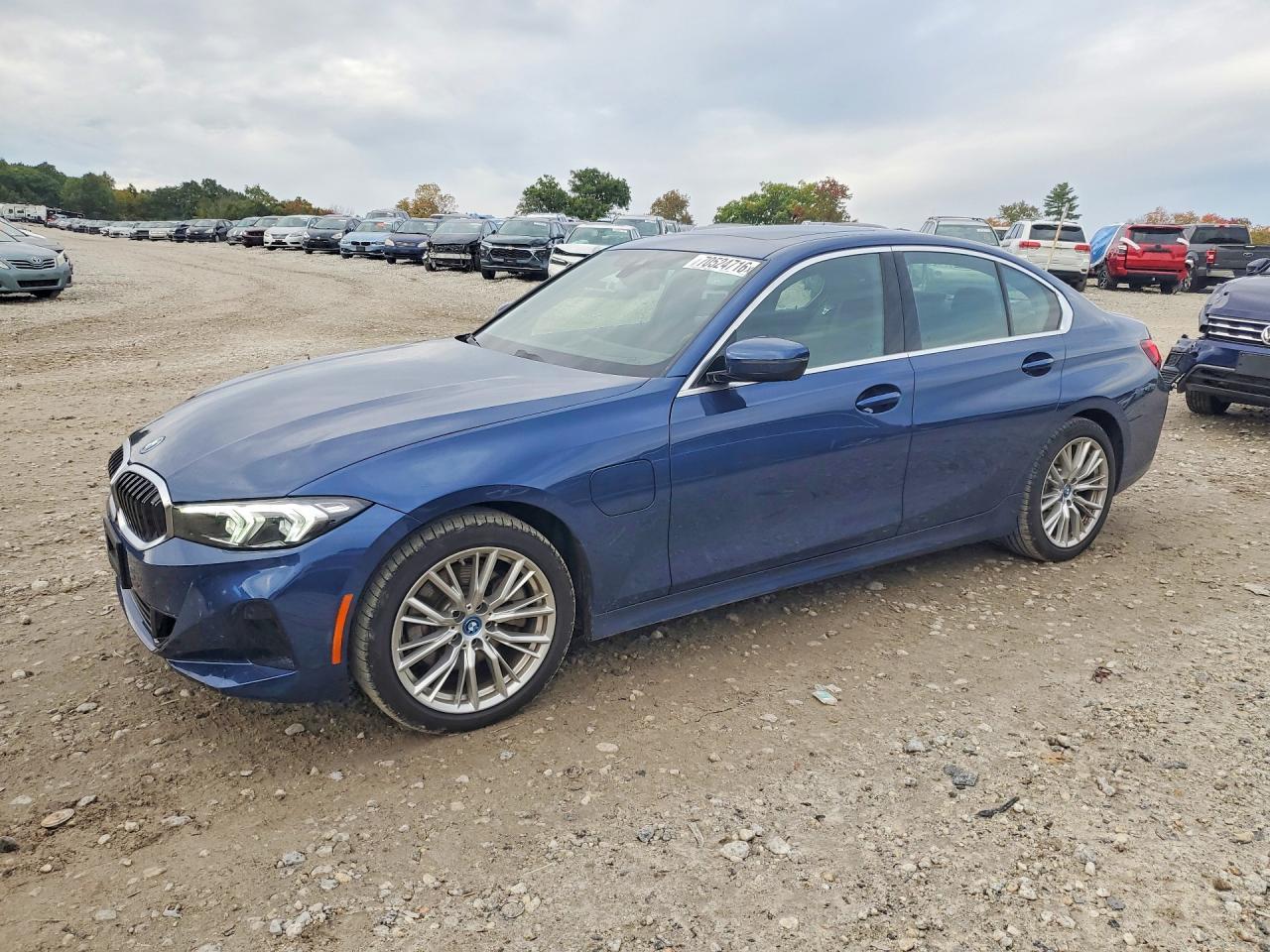2024 BMW Seria 3 330e - zdjęcie główne