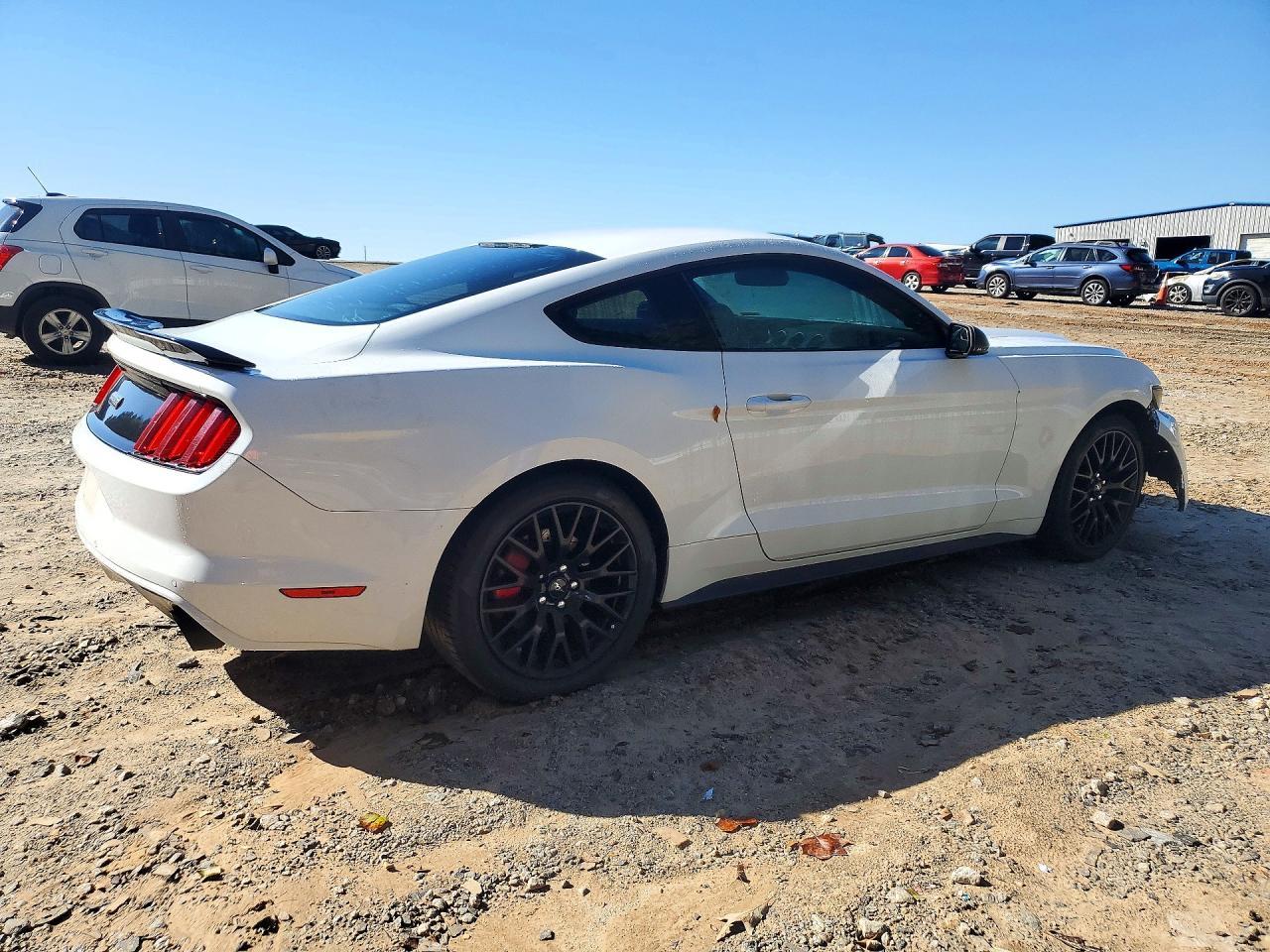 2016 Ford Mustang - zdjęcie 3
