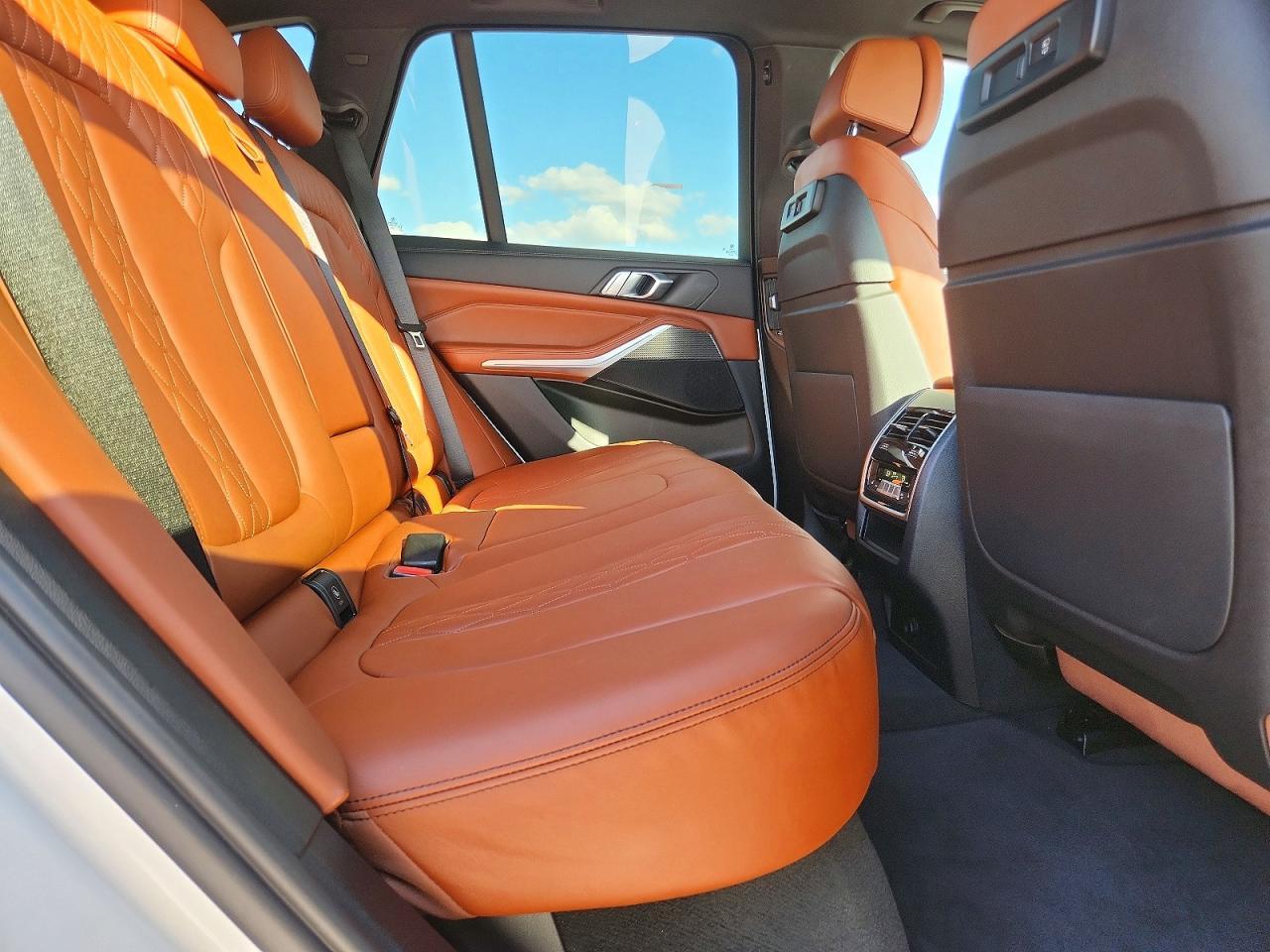 2022 BMW X5 xDrive45E - zdjęcie 11