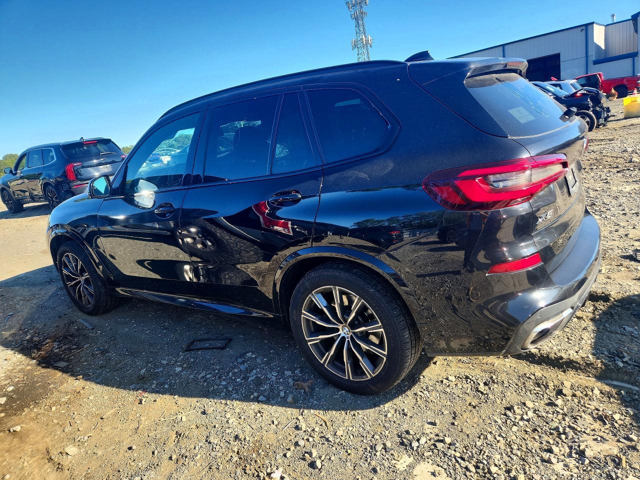 2022 BMW X5 xDrive40I - zdjęcie 2