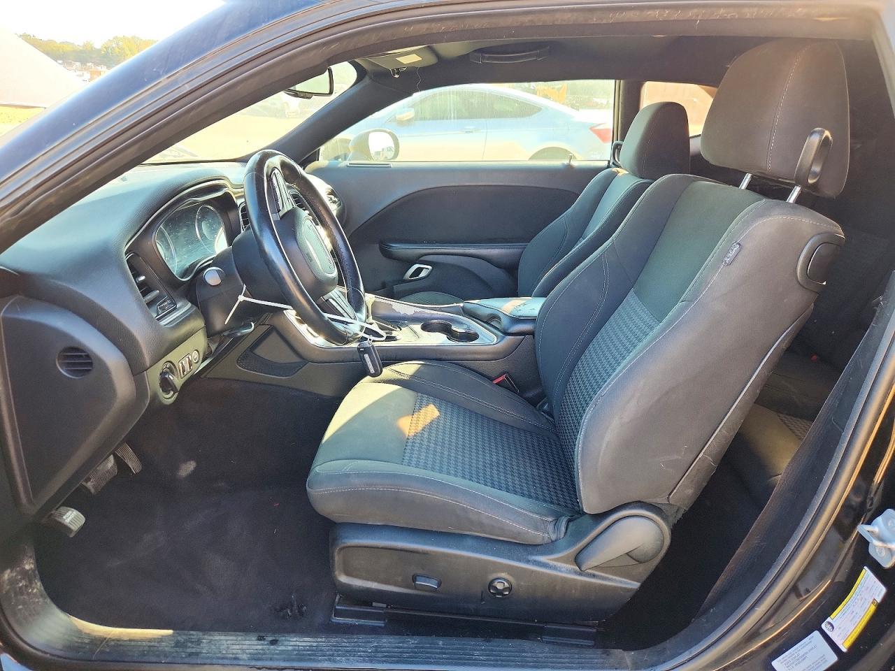 2016 Dodge Challenger Sxt - zdjęcie 7