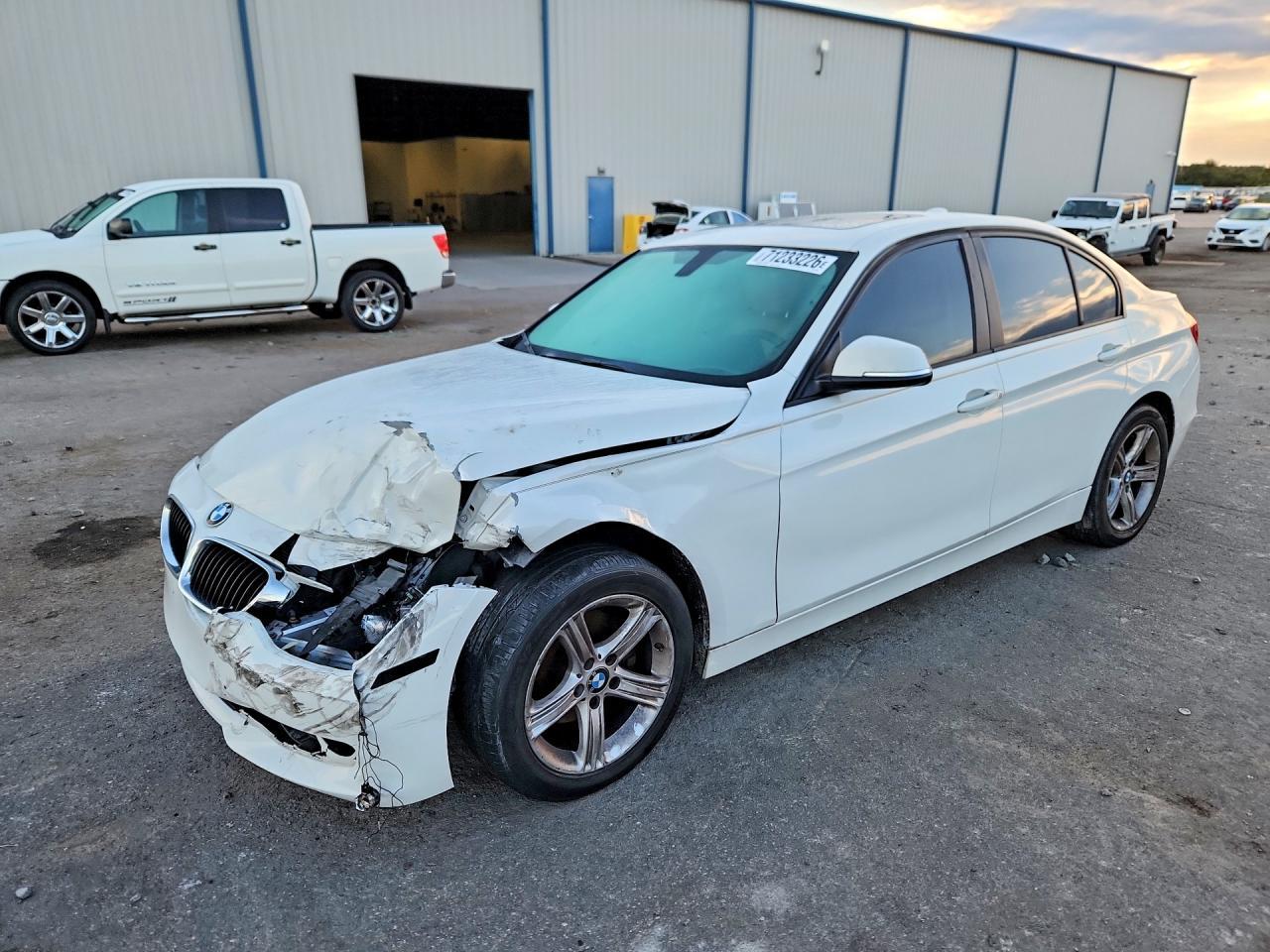 2013 BMW 320 I - zdjęcie główne