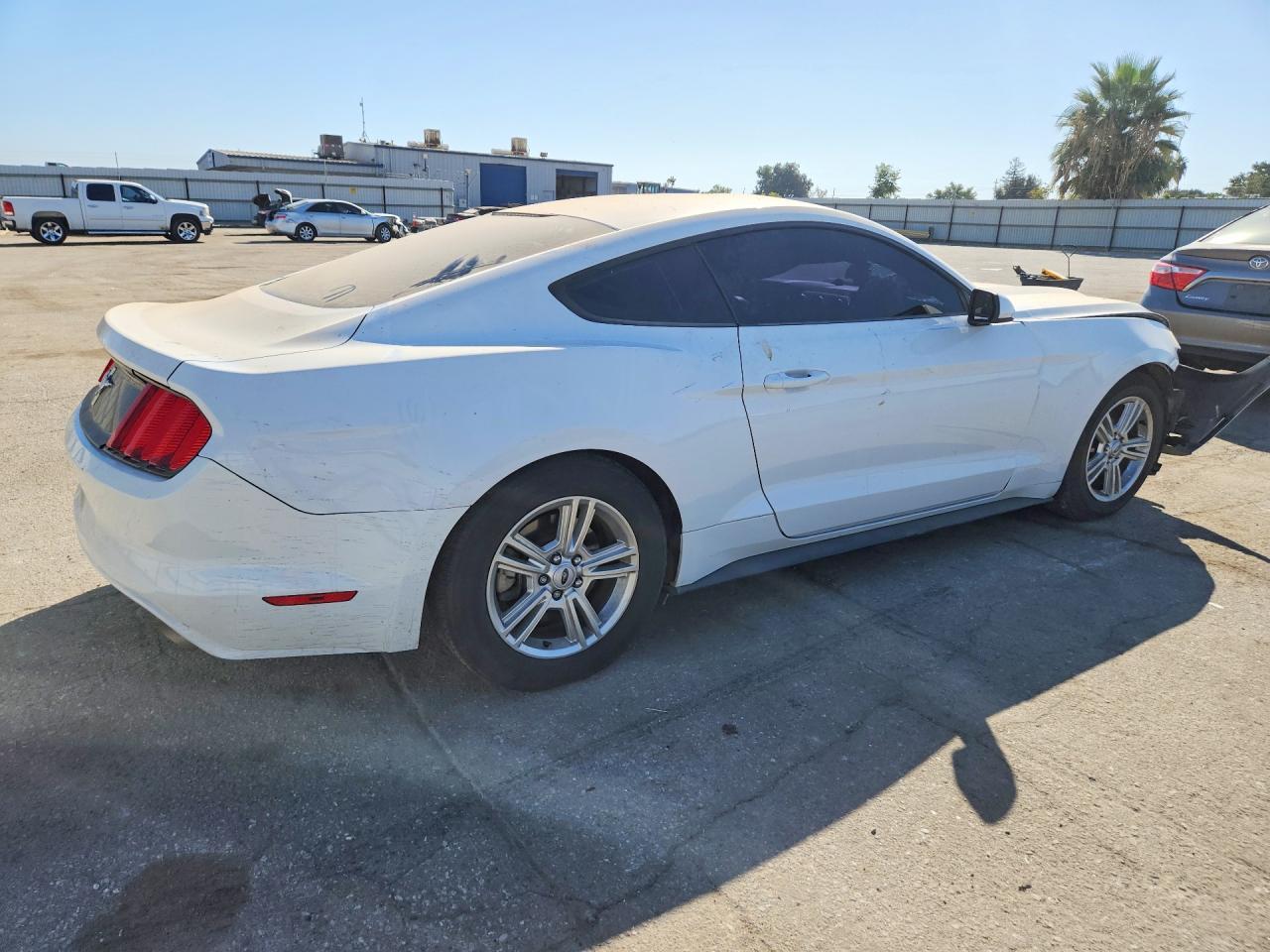 2016 Ford Mustang - zdjęcie 3