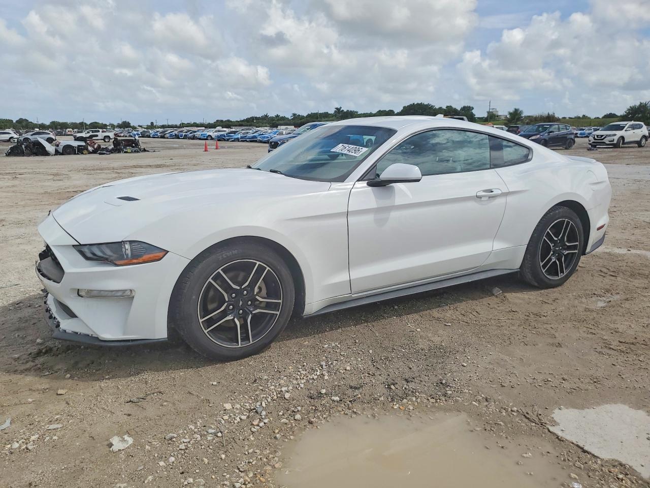 2021 Ford Mustang - zdjęcie główne