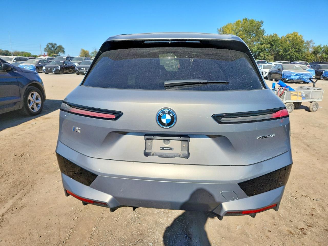 2025 BMW Ix xDrive50 - zdjęcie 6
