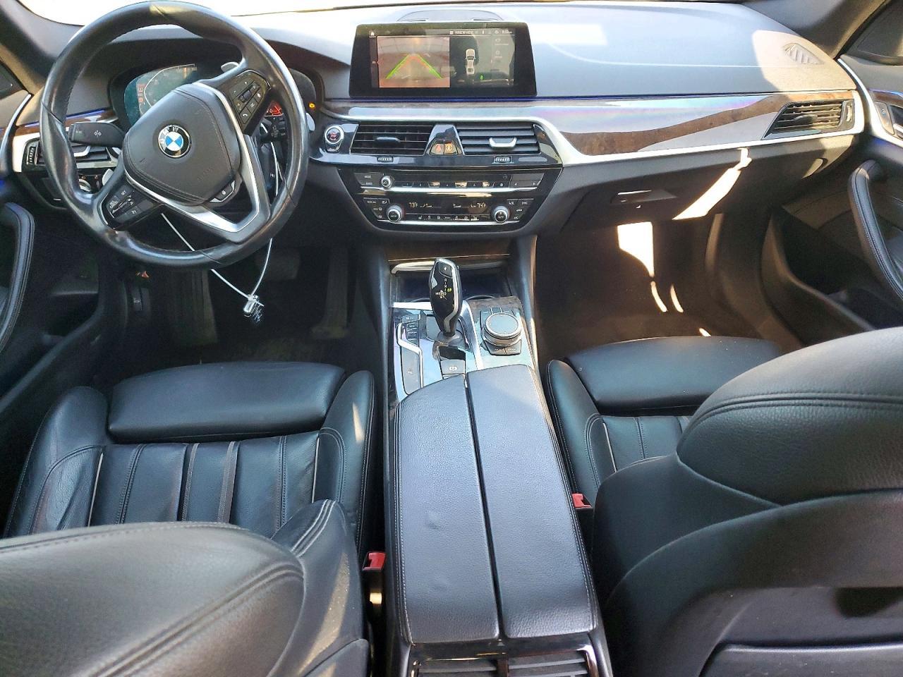 2020 BMW Seria 5 540i - zdjęcie 8