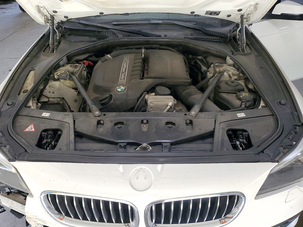 2015 BMW Seria 5 535i - zdjęcie 11