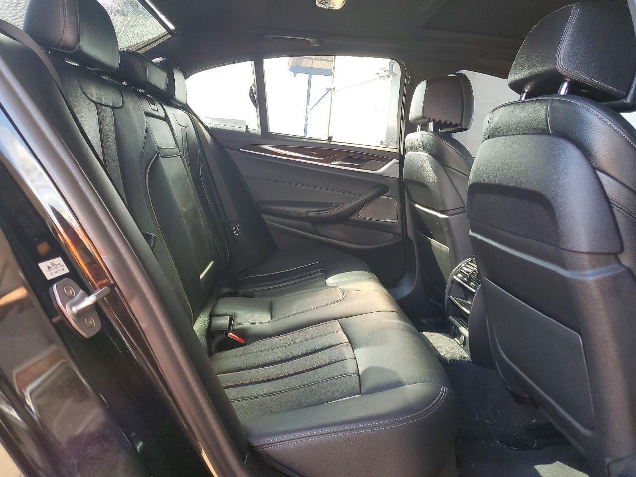 2019 BMW Seria 5 540i - zdjęcie 10