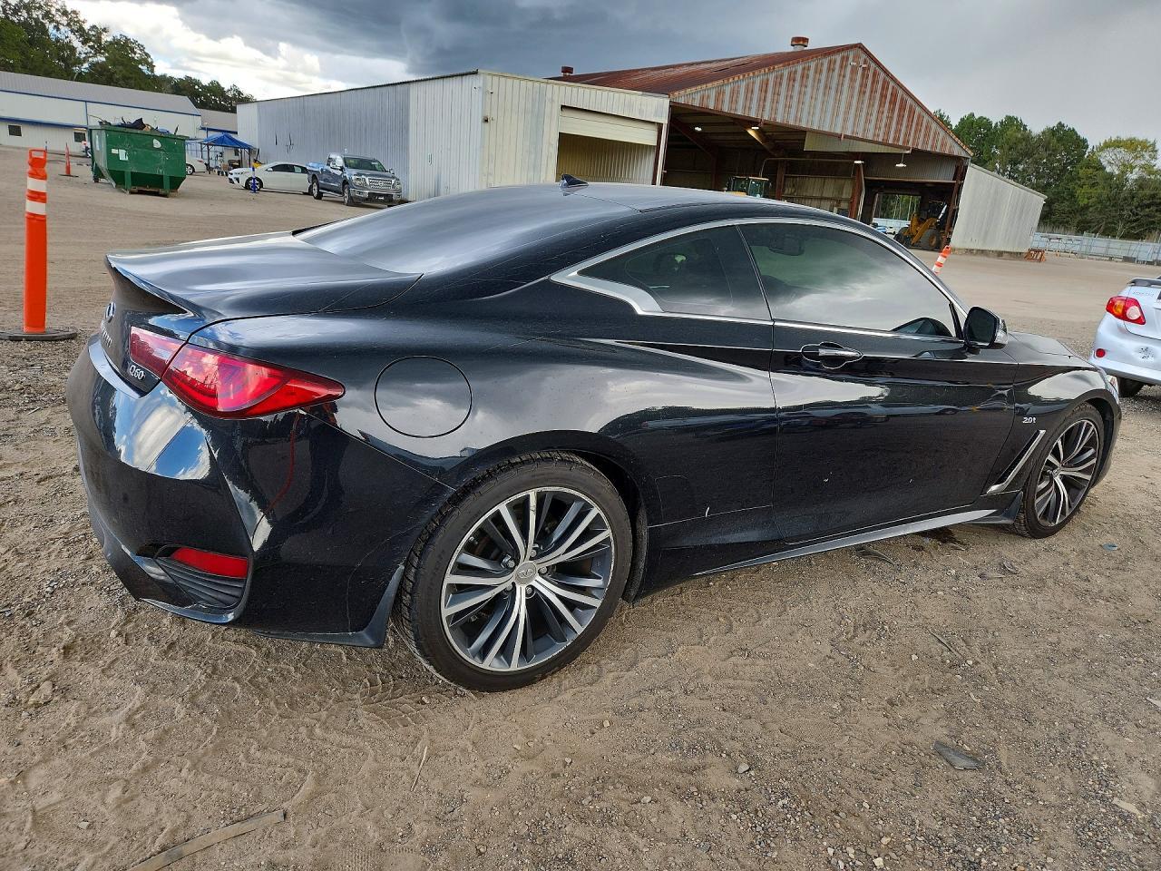 2018 Infiniti Q60 2.0T Luxe - zdjęcie 3