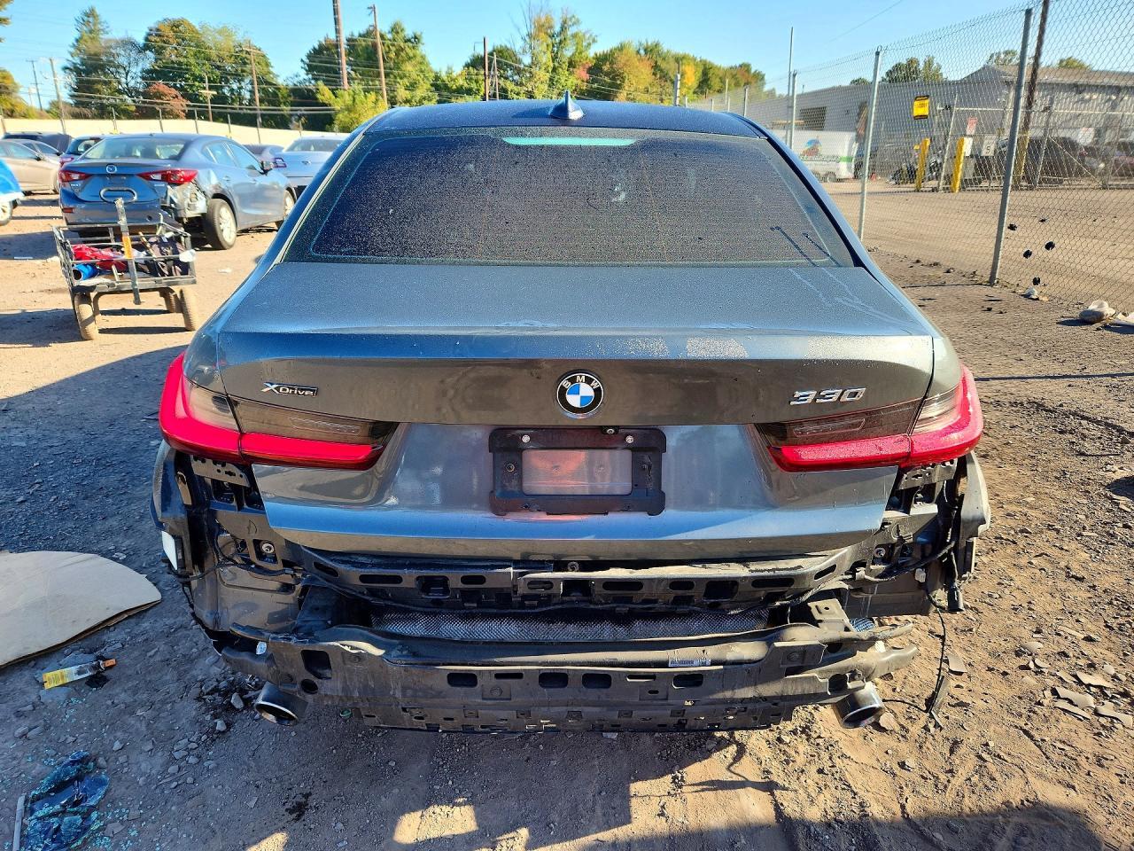 2021 BMW Seria 3 330i - zdjęcie 6