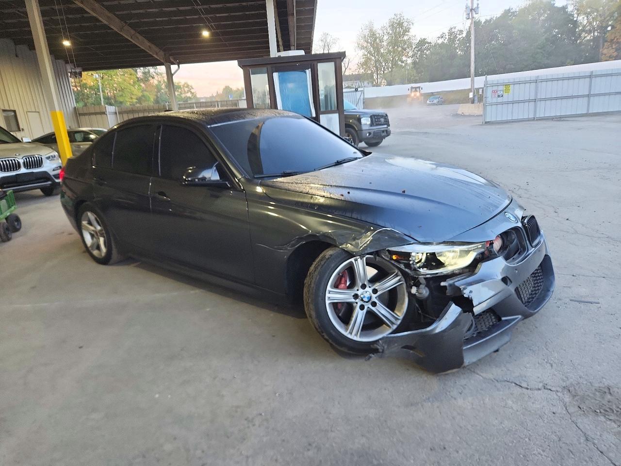 2017 BMW Seria 3 340i - zdjęcie 4