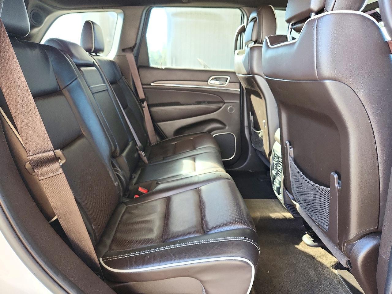 2018 Jeep Grand Cherokee Overland - zdjęcie 11