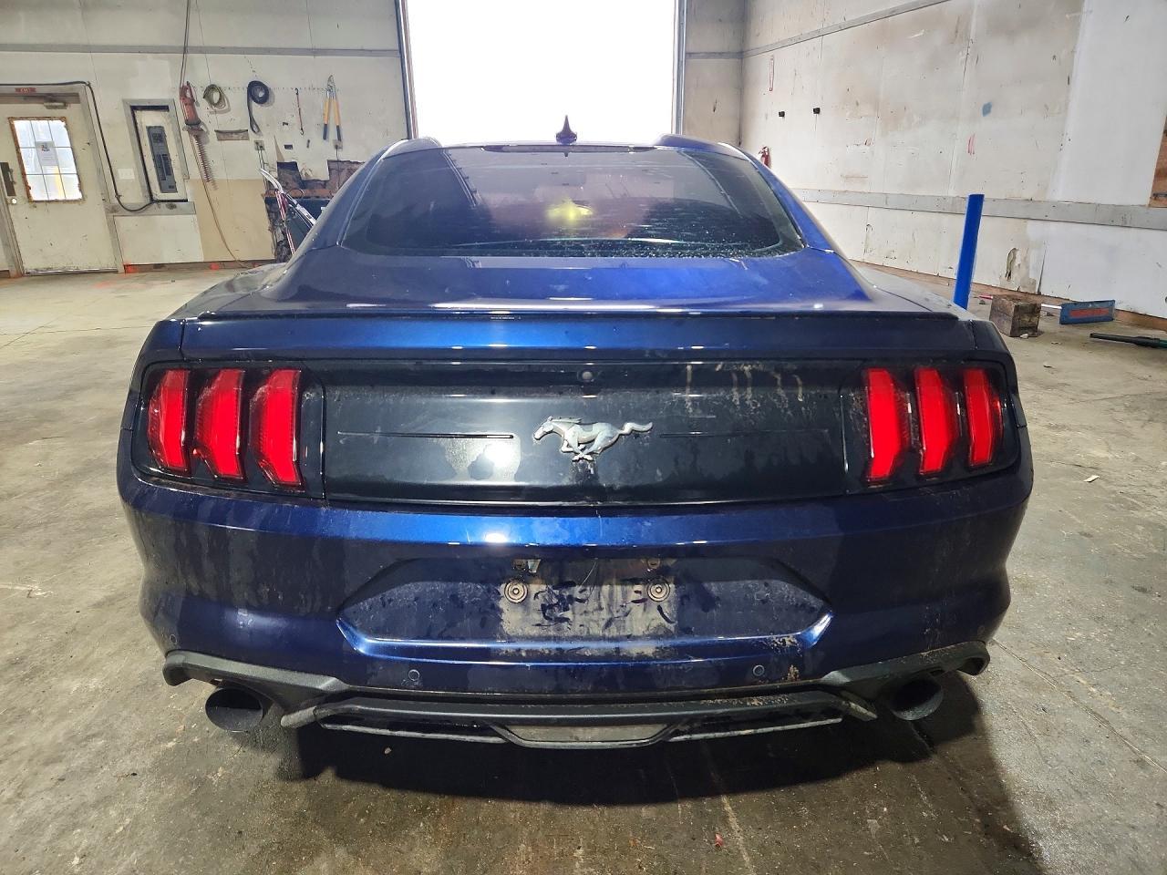 2020 Ford Mustang - zdjęcie 6