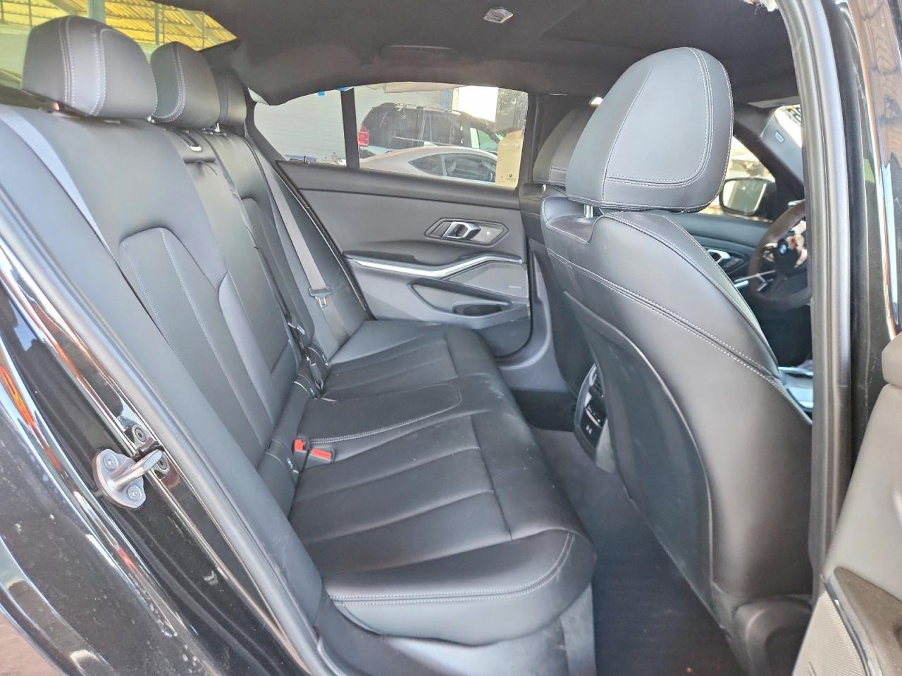 2024 BMW Seria 3 340i - zdjęcie 10
