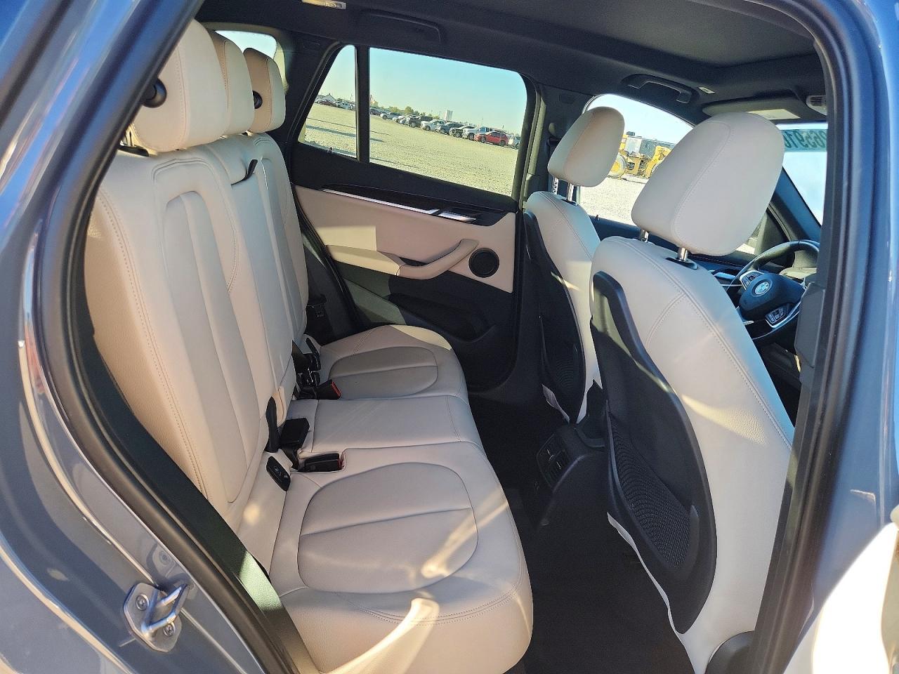 2021 BMW X1 xDrive28I - zdjęcie 11