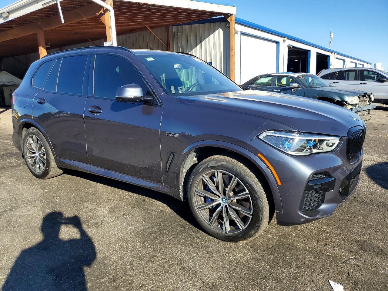2022 BMW X5 xDrive45E - zdjęcie 4