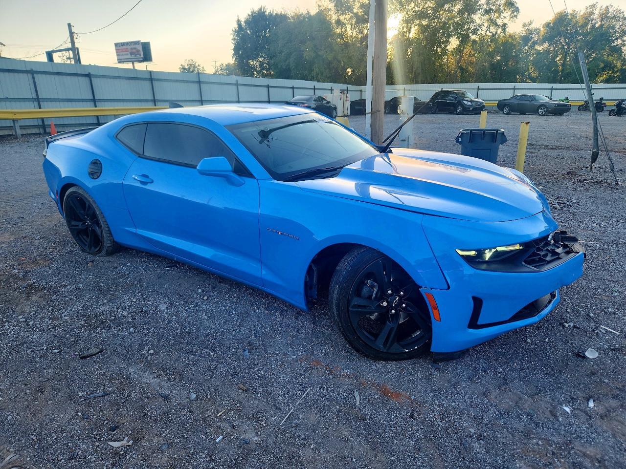 2023 Chevrolet Camaro Lt - zdjęcie 4