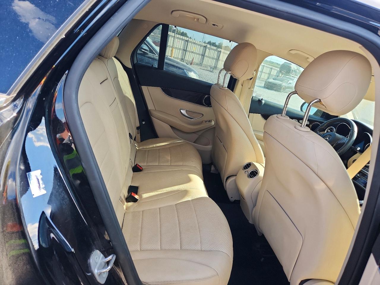 2017 Mercedes-Benz Glc 300 - zdjęcie 11