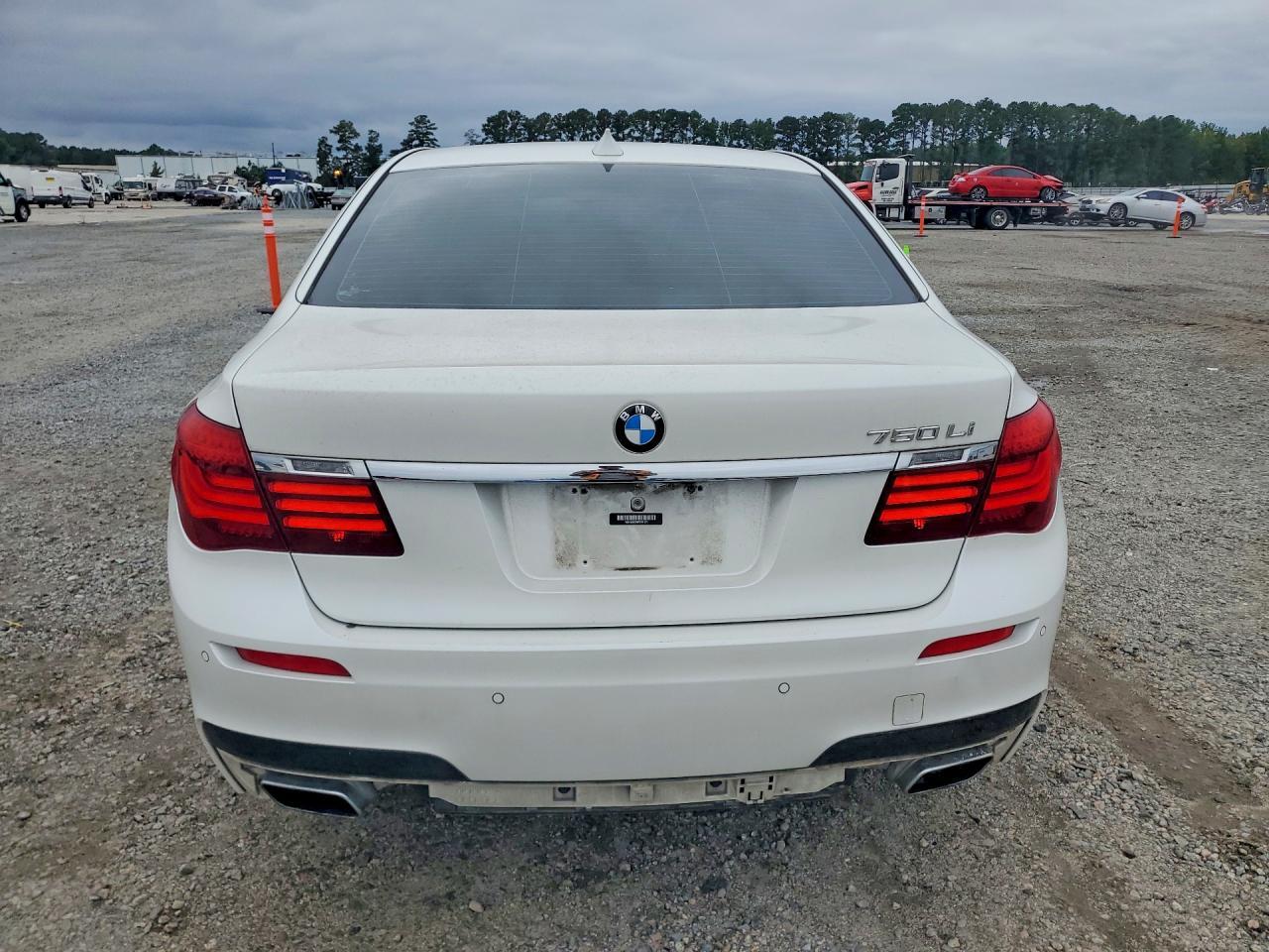 2015 BMW 750 Li - zdjęcie 6