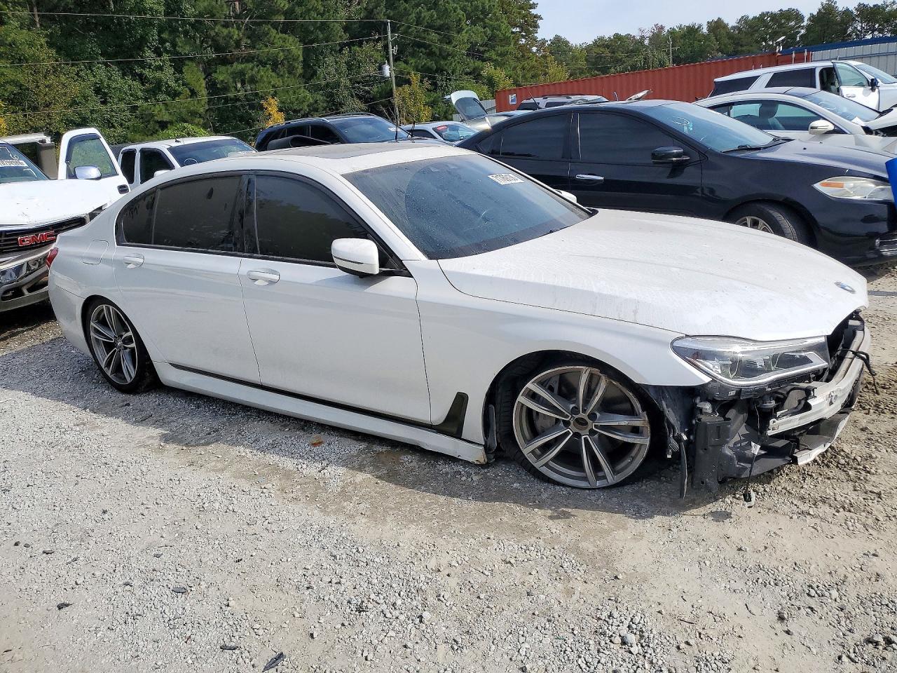 2019 BMW Seria 7 B7 - zdjęcie 4