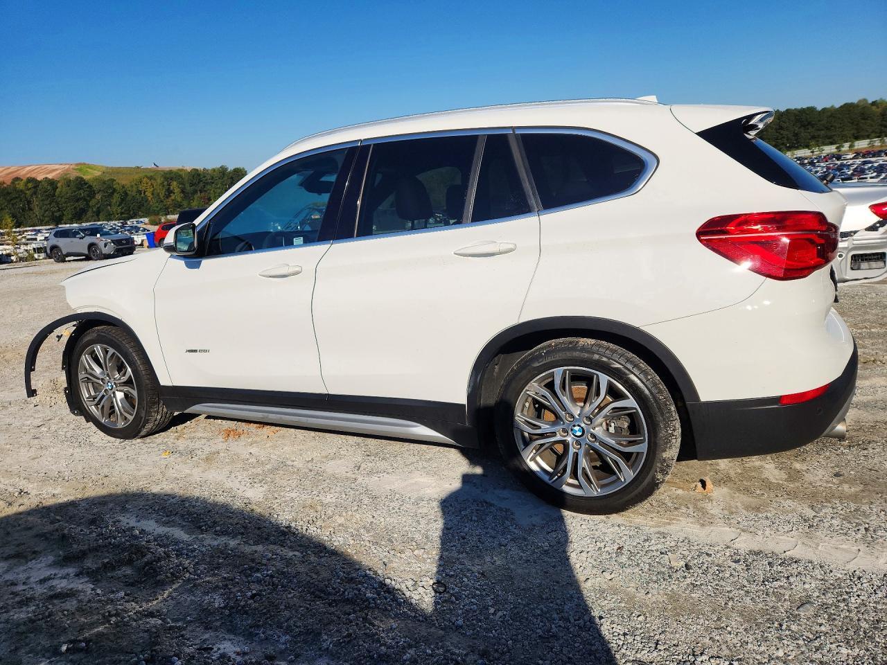 2016 BMW X1 xDrive28I - zdjęcie 2