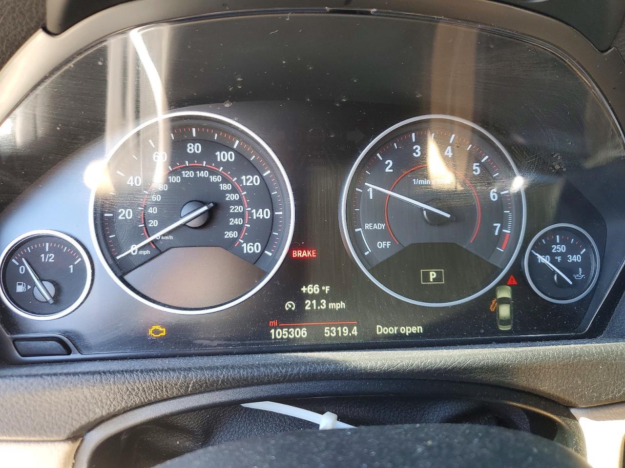 2017 BMW Seria 3 330i - zdjęcie 9