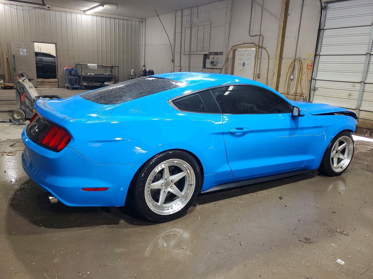 2017 Ford Mustang - zdjęcie 3