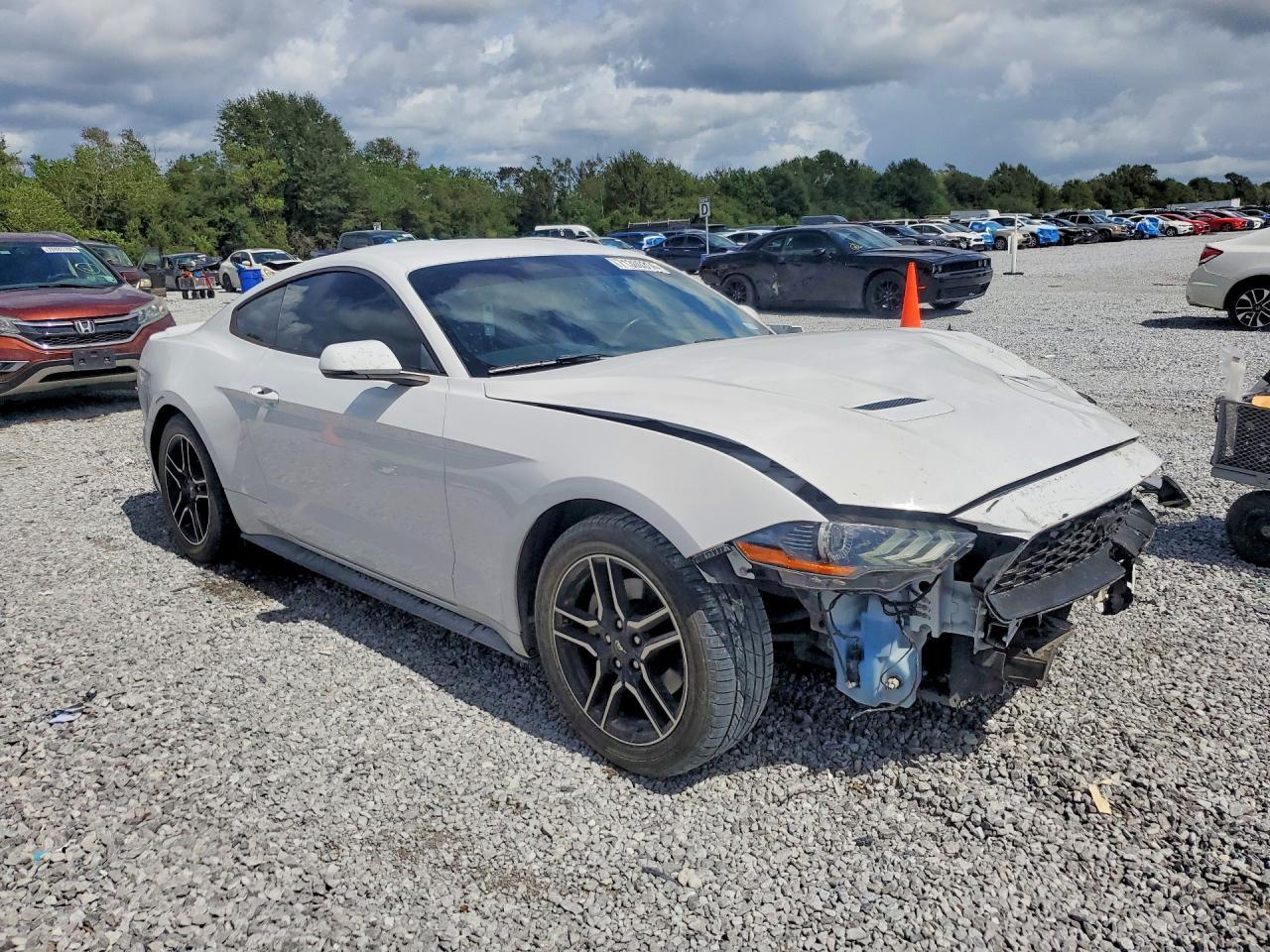 2019 Ford Mustang - zdjęcie 4