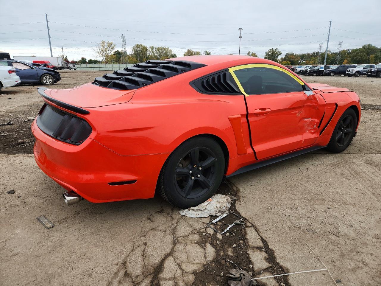 2015 Ford Mustang - zdjęcie 3