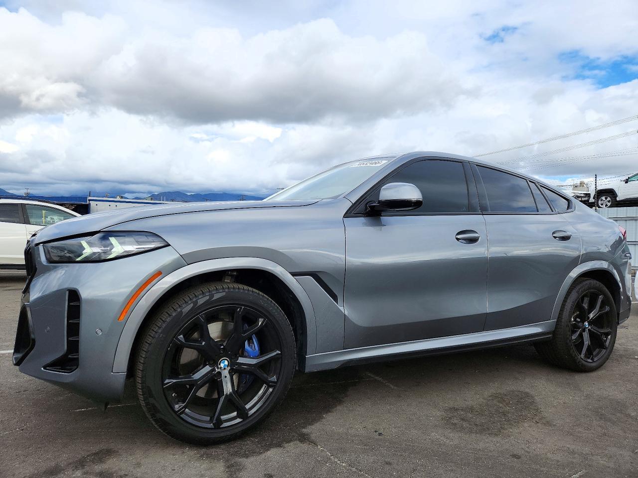 2024 BMW X6 xDrive40I - zdjęcie główne