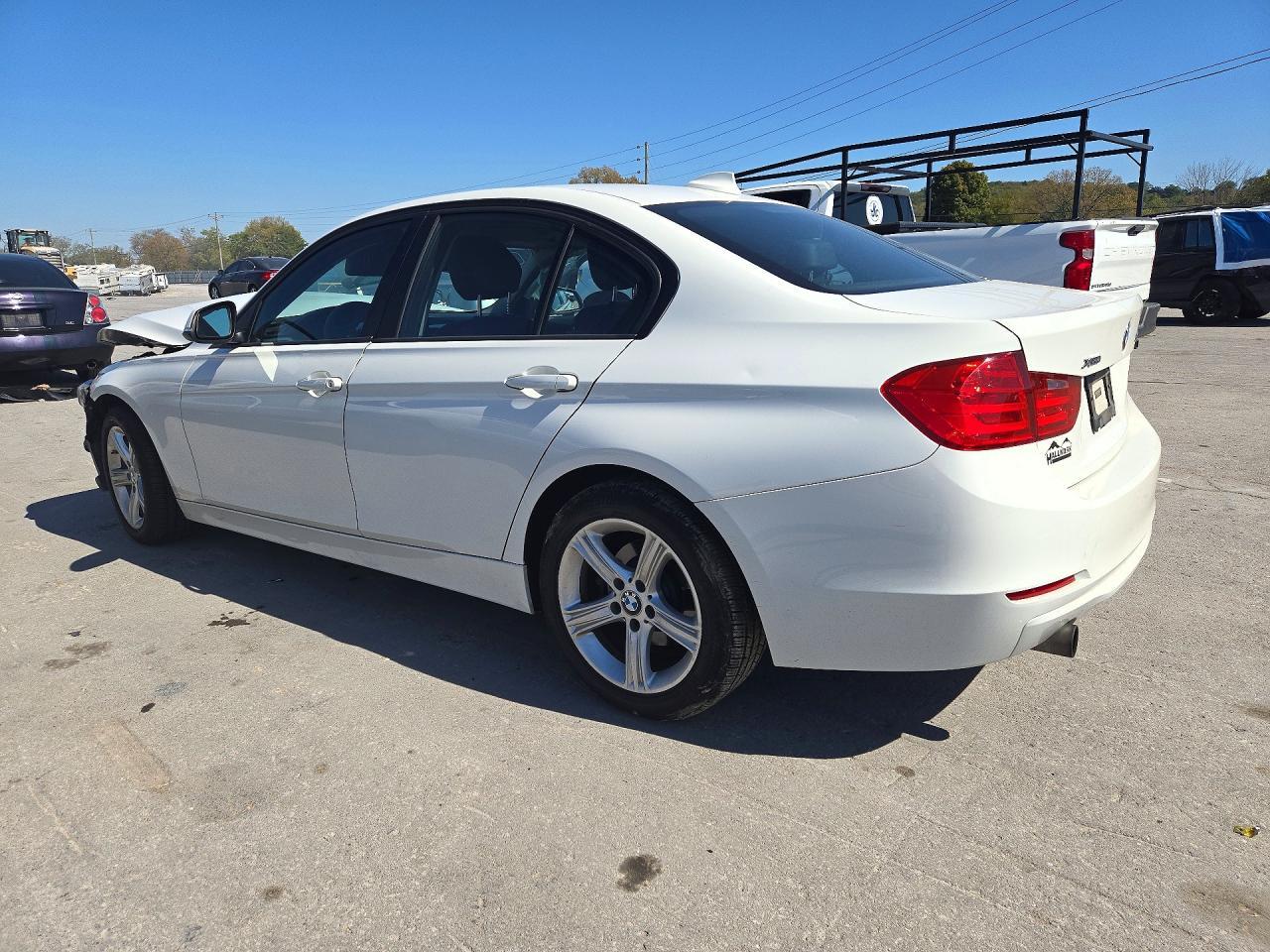 2014 BMW 320 I xDrive - zdjęcie 2