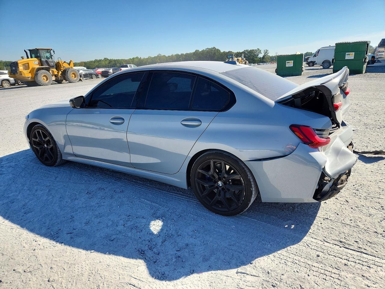 2025 BMW Seria 3 330i - zdjęcie 2