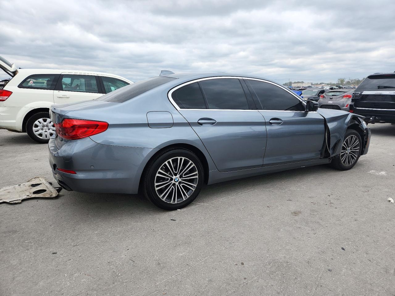 2019 BMW Seria 5 540i - zdjęcie 3