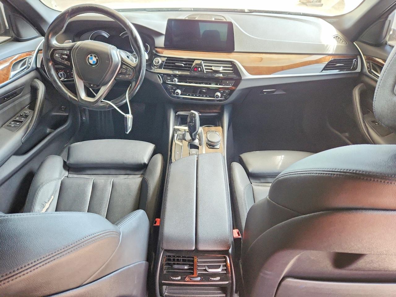 2019 BMW Seria 5 530i - zdjęcie 8