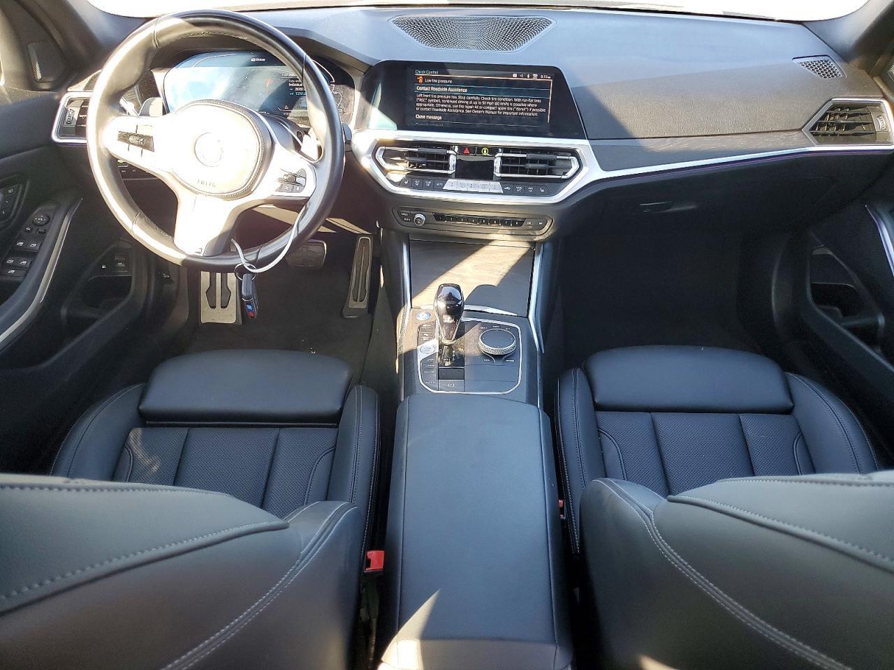 2022 BMW 330E - zdjęcie 8