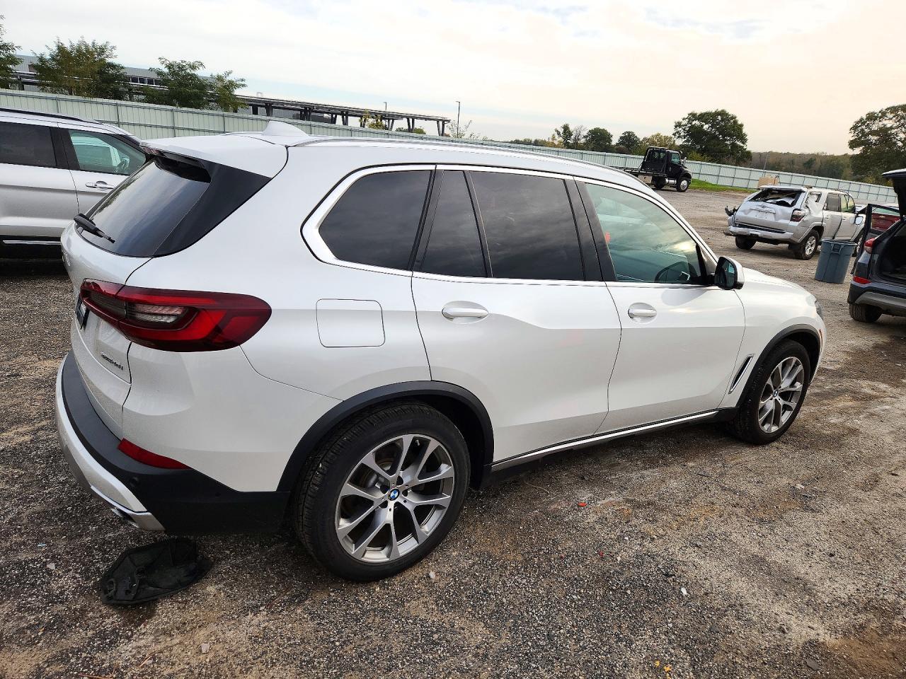 2020 BMW X5 xDrive40I - zdjęcie 3