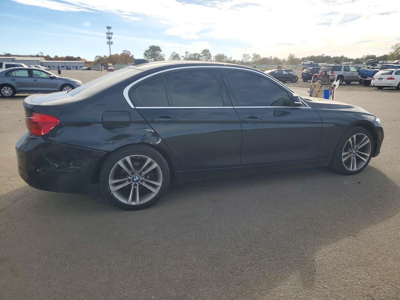 2017 BMW Seria 3 330i - zdjęcie 3