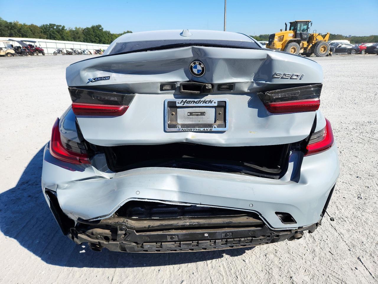 2025 BMW Seria 3 330i - zdjęcie 6