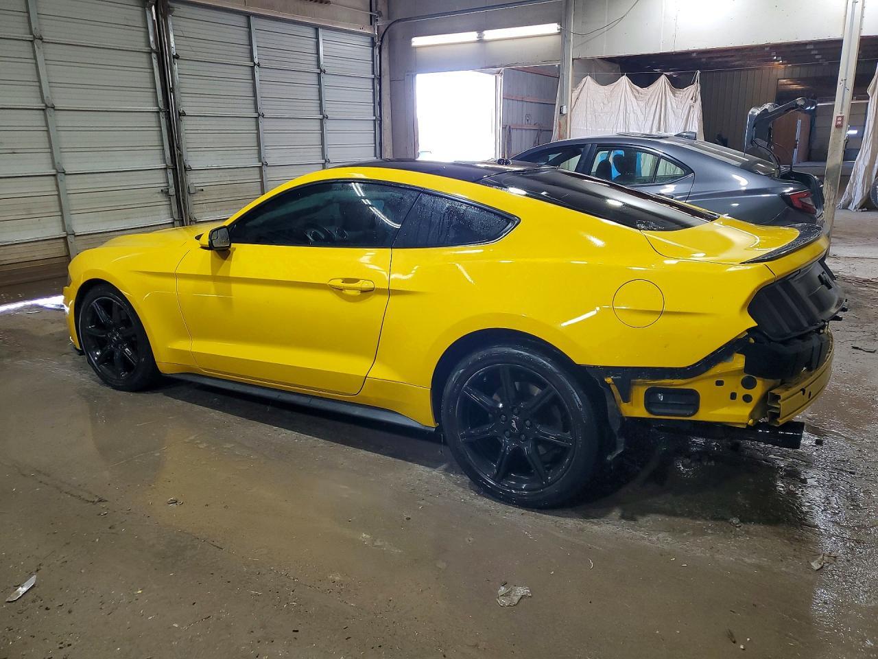2018 Ford Mustang - zdjęcie 2