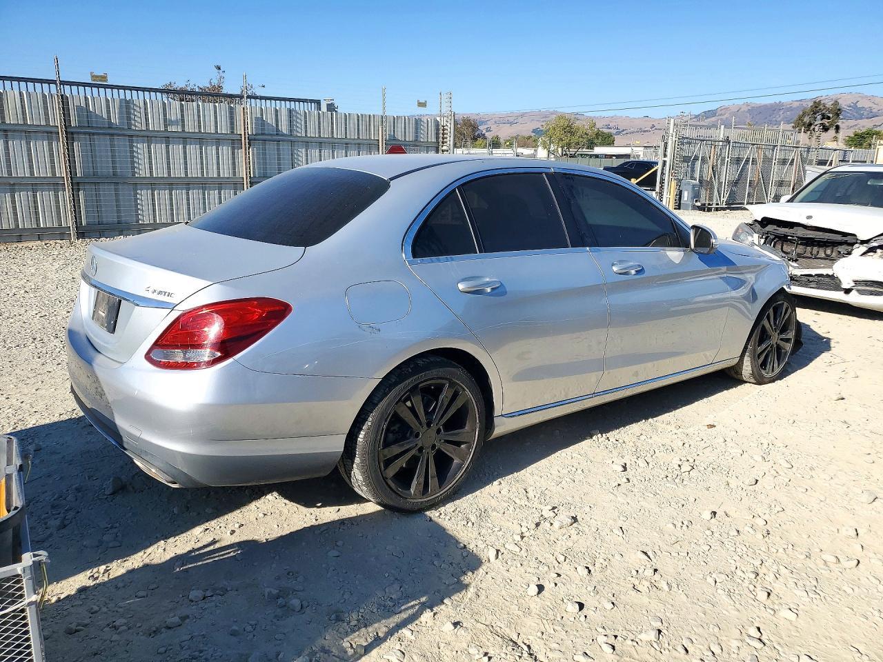 2015 Mercedes-Benz C 300 4Matic - zdjęcie 3