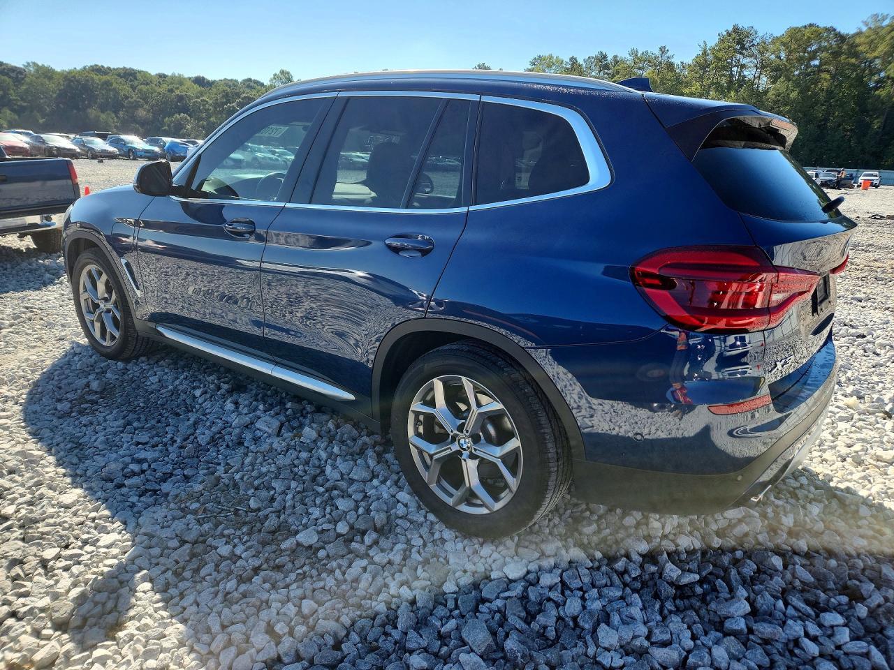 2021 BMW X3 xDrive30E - zdjęcie 2