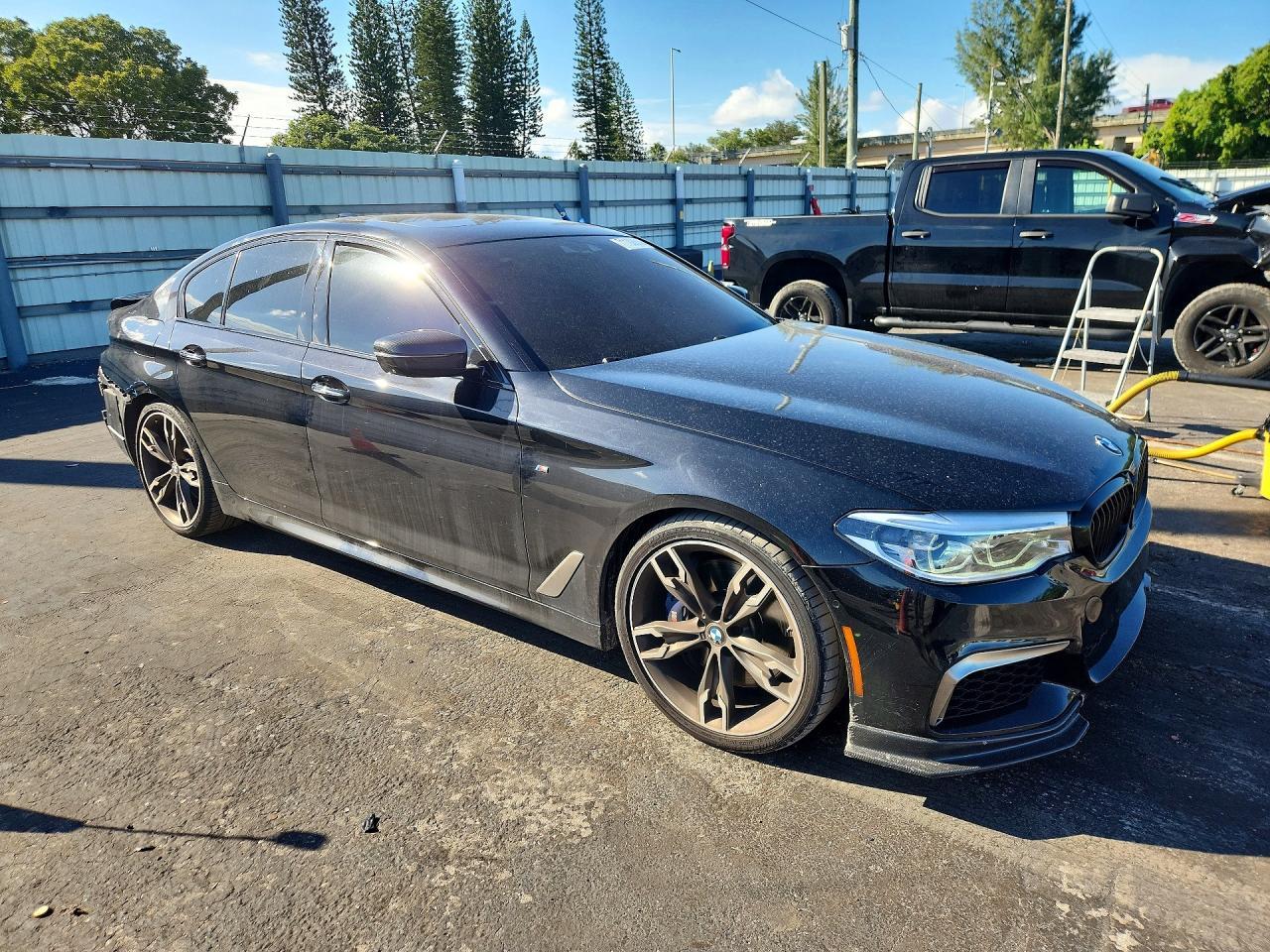 2018 BMW Seria 5 M550i - zdjęcie 4