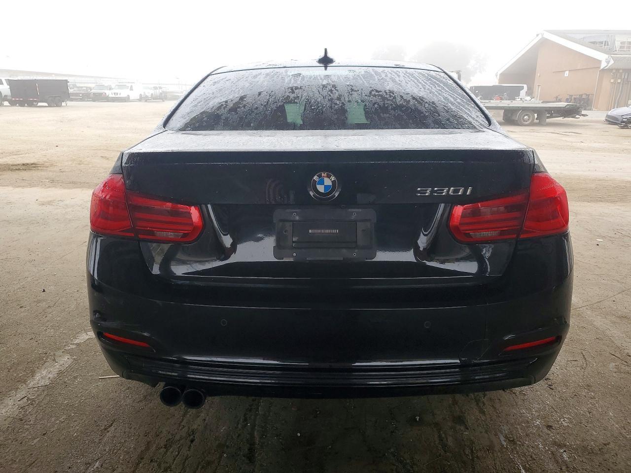2017 BMW 330 I - zdjęcie 6