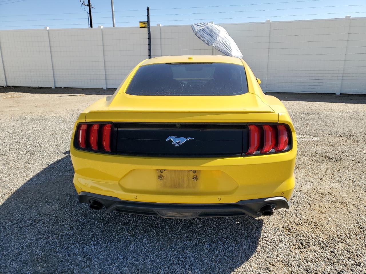 2018 Ford Mustang - zdjęcie 6