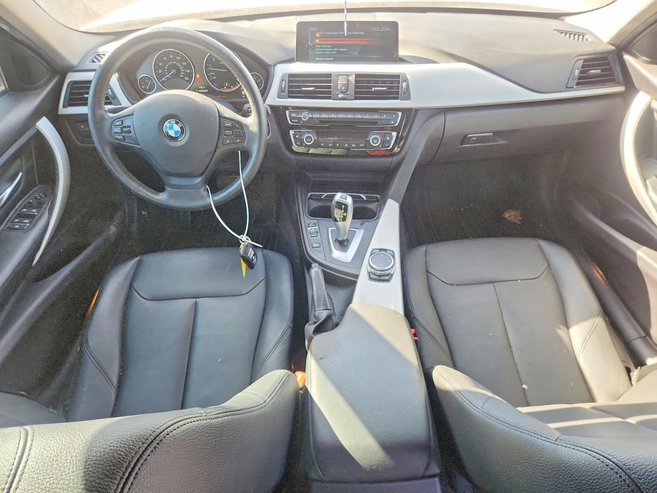 2017 BMW Seria 3 320i - zdjęcie 8